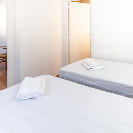 Grifeu 15 - Pequeno Con Patio Apartment *